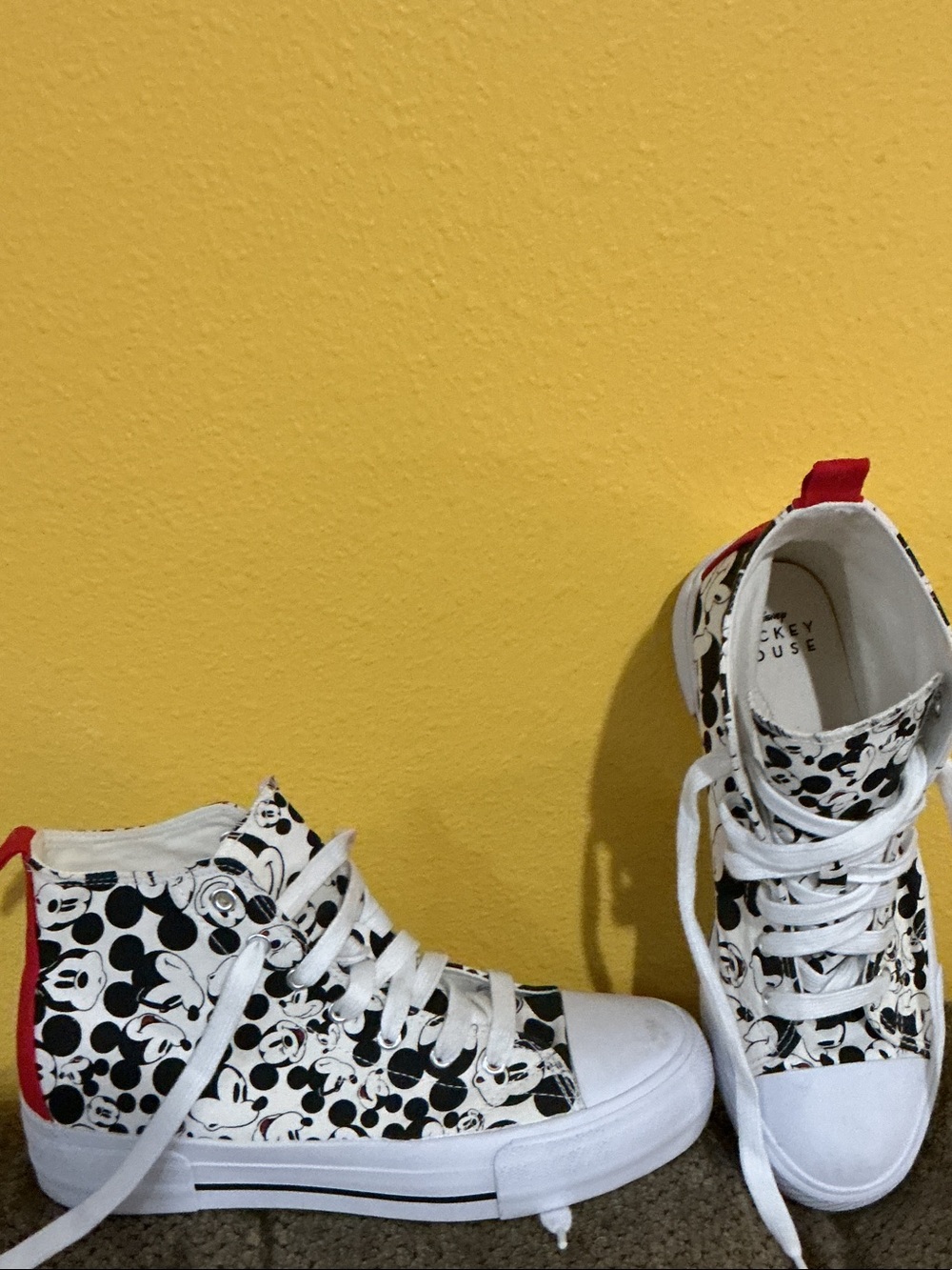Mickey Mouse women High-Top Sneakers - Black & White with Red Accent sz 9